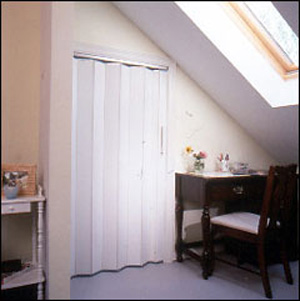 Series 140 220 Residential Accordion Wardrobe