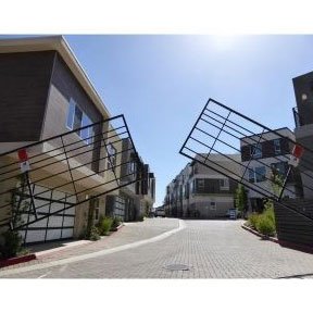 Cornhusker 100 Vertical Pivot Gate